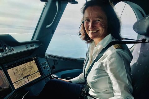 Cordula Pflaum ist eine der ersten Pilotinnen Deutschlands, erste Langstrecken-Kapitänin und Ausbilderin bei der Lufthansa