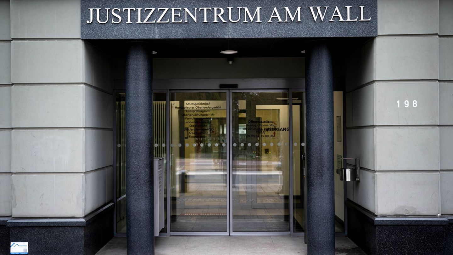 Das Oberverwaltungsgericht in Bremen hat den vorläufigen Entzug der Arbeitserlaubnis eines wegen sexueller Straftaten beschuldig