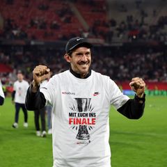 Und plötzlich ist es passiert: Der kleine SC Freiburg steht im Europa-League-Finale in Istanbul. Schon jetzt ist es der größte Erfolg der Vereinsgeschichte für die Breisgauer und Trainer Julian Schuster. Vielleicht ja mit der ultimativen Krönung gegen Aston Villa?