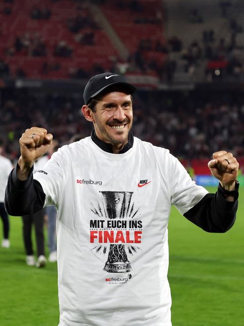 Und plötzlich ist es passiert: Der kleine SC Freiburg steht im Europa-League-Finale in Istanbul. Schon jetzt ist es der größte Erfolg der Vereinsgeschichte für die Breisgauer und Trainer Julian Schuster. Vielleicht ja mit der ultimativen Krönung gegen Aston Villa?