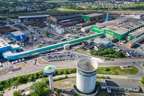 Das Stahlwerk gilt als Meilenstein für Sachsens Industriepolitik. (Archivbild) Foto: Jan Woitas/dpa
