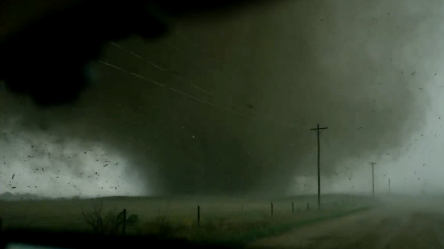 Naturgewalt in Nebraska: Zeugen filmen Tornados aus nächster Nähe