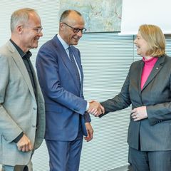 Merz kommt zur Fraktionssitzung der SPD