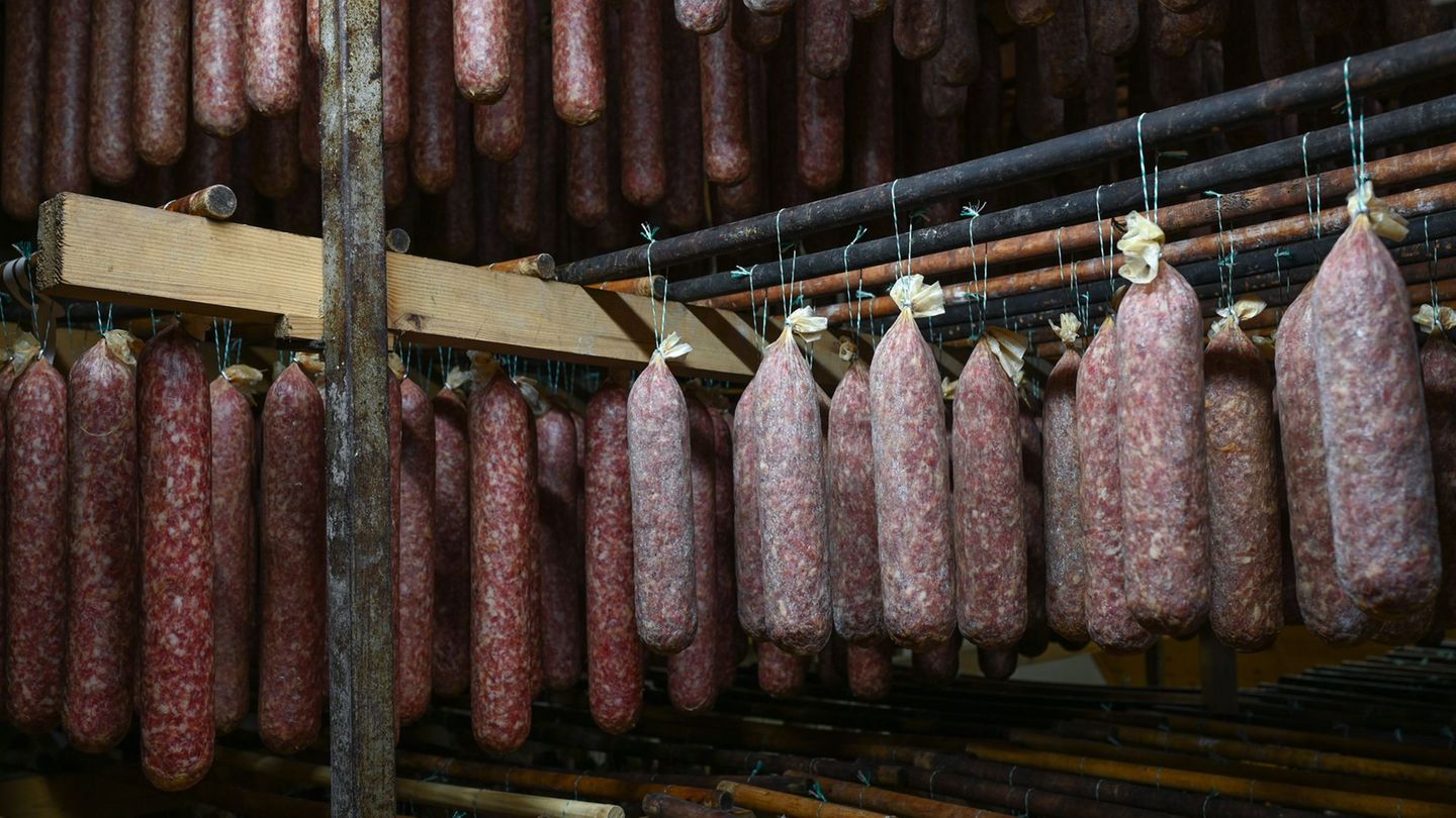 "Ahle Wurst" zum Beispiel gilt als ein typisch nordhessisches Produkt. Solche regionalen Erzeugnisse will Hessen mehr fördern. (