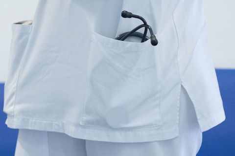 Die große Mehrheit spricht sich einer neuen Umfrage zufolge für die Krankenhausreform aus. (Symbolbild) Foto: Stefan Sauer/dpa