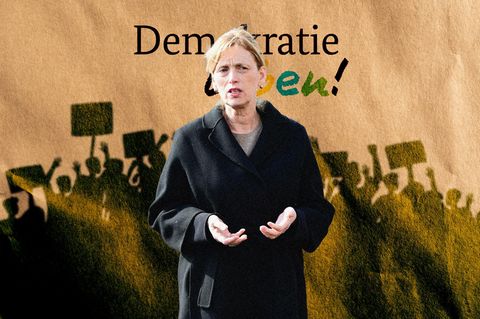 Montage: Karin Prin vor einer protestierenden Menge.