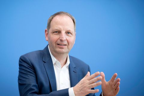Warum der Kanzler diesen Mann früchten sollte