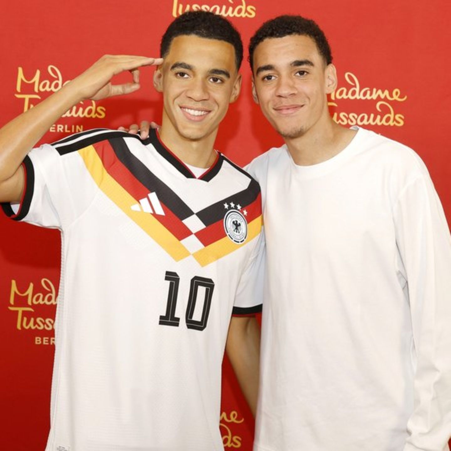 Jamal Musiala stand für seinen Doppelgänger vier Stunden Modell.