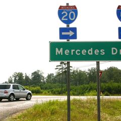 Gewerkschaften werfen Mercedes im Umgang mit ihnen im US-Werk in Tuscaloosa Verfehlungen vor. (Archivbild) Foto: Harry Melchert/