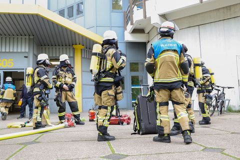 Der Grund für die Verpuffung war noch unklar. Foto: -/Feuerwehr Essen/dpa