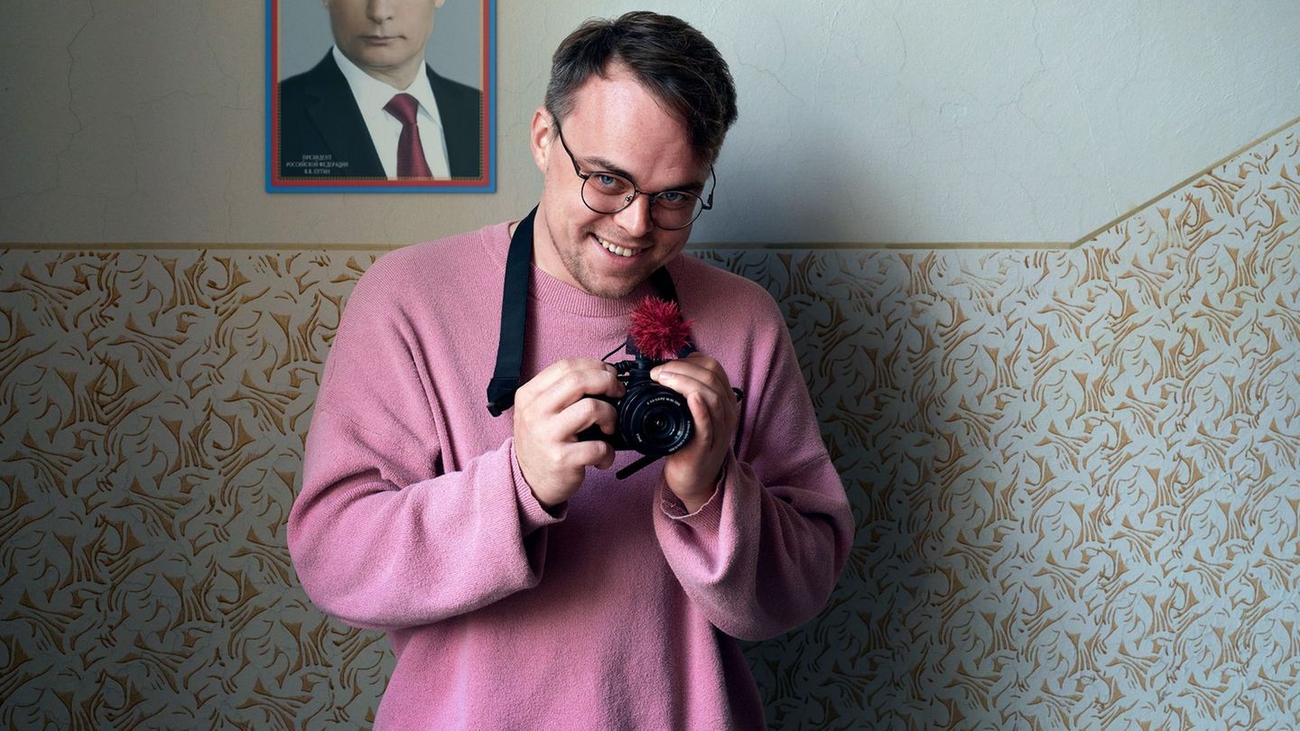 Szene mit Pawel Talankin aus der Doku und dem Oscar-Gewinnerfilm "Ein Nobody gegen Putin". Der Dokumentarfilm ist bis 2030 in de
