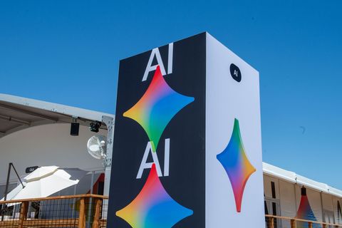 Künstliche Intelligenz steht im Mittelpunkt neuer Google-Angebote. Foto: Andrej Sokolow/dpa