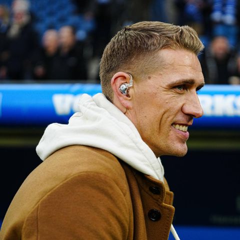 Heute häufig verkabelt: Nils Petersen, Freiburger Vereinslegende, als TV-Experte im Fußballstadion