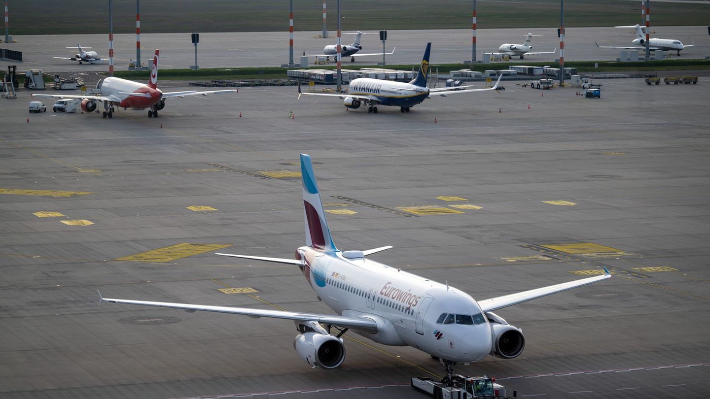Eurowings baut ihr Angebot in Berlin aus. Foto: Soeren Stache/dpa