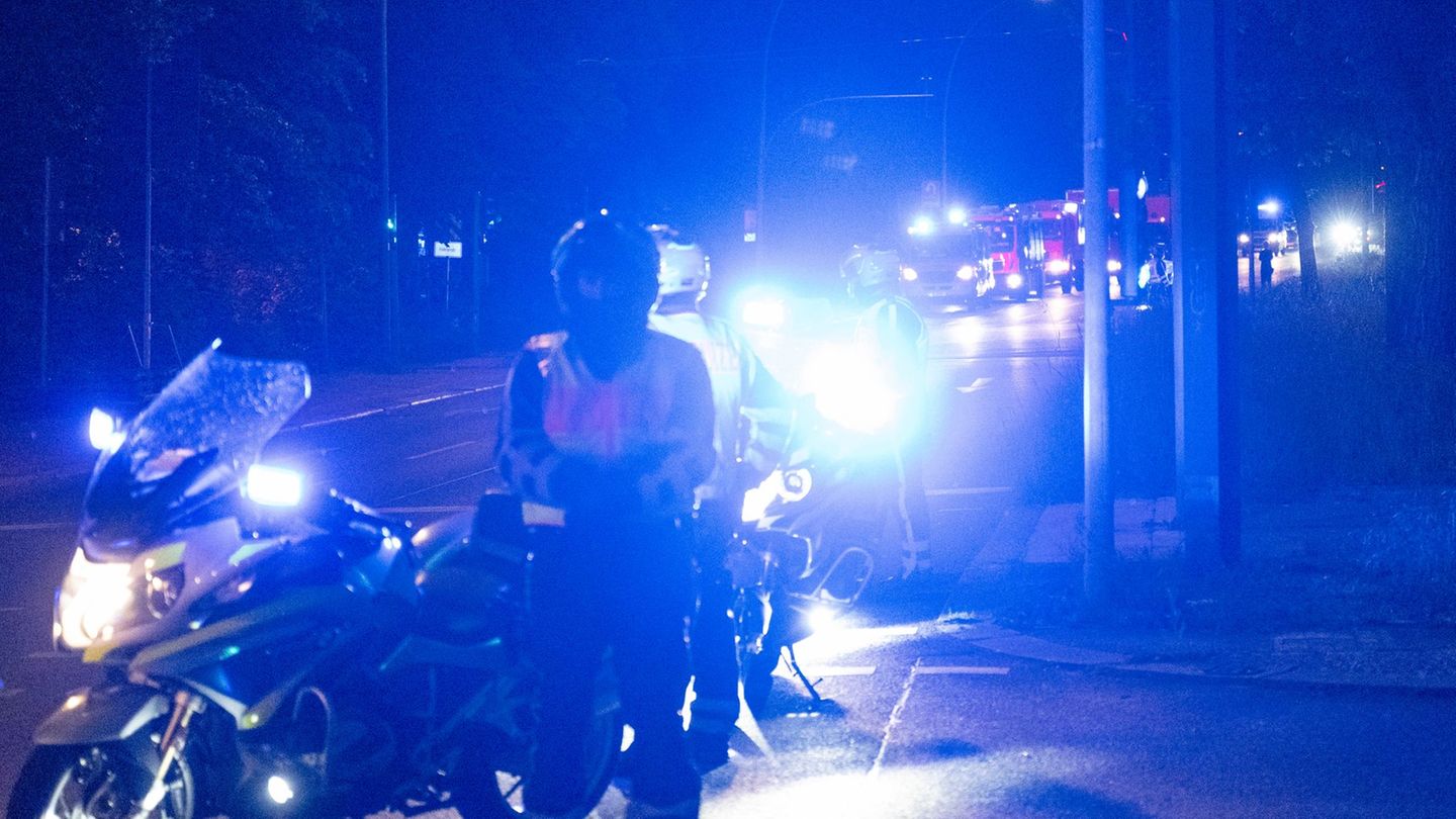 Ein US-amerikanischer Ebola-Patient wird in Berlin versorgt. Foto: Christophe Gateau/dpa