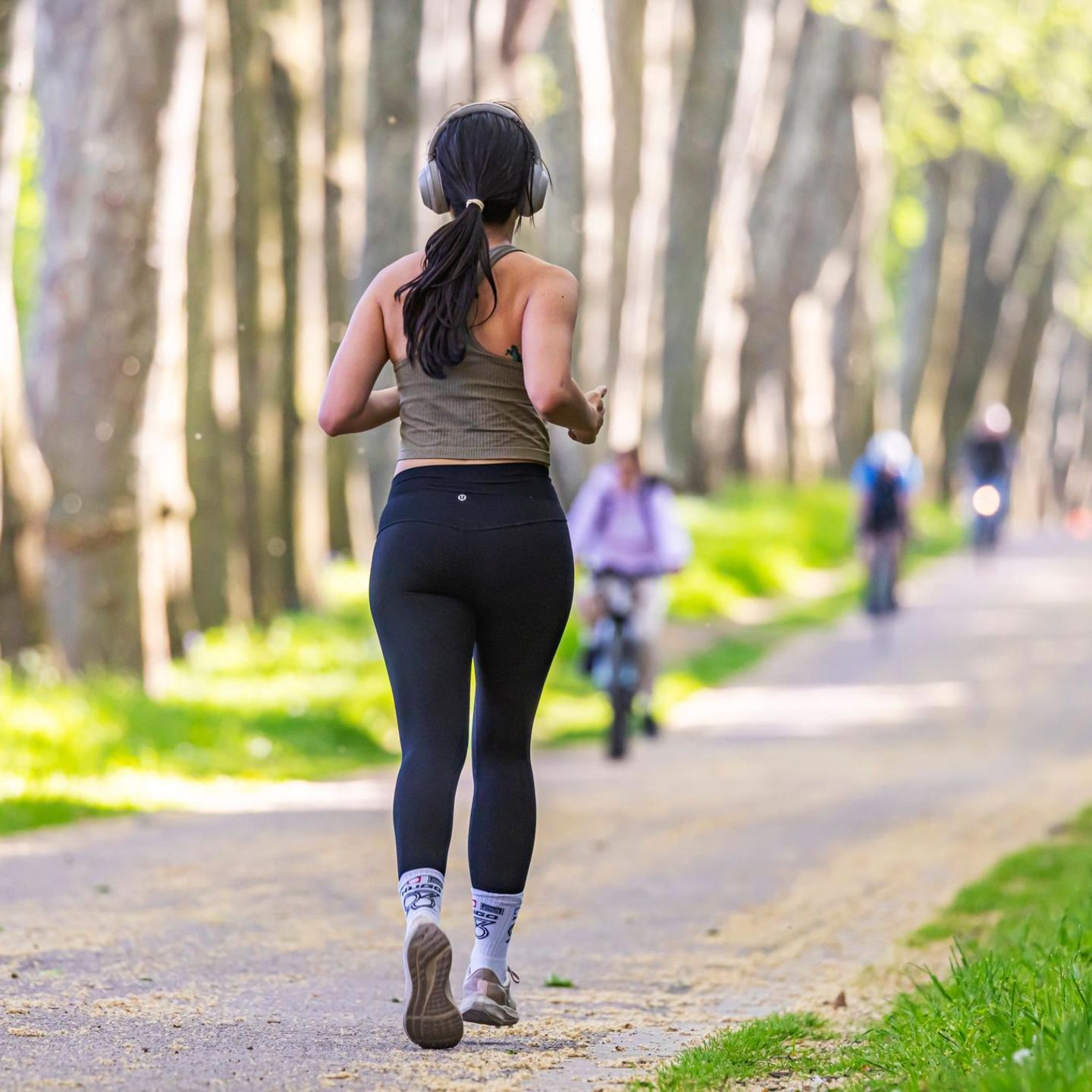 Eine Joggerin. Der Sport beugt auch Herz-Kreislauf-Erkrankungen vor