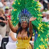 Dandara Santos-Silva in einem brasilianischen Karnevalskostüm