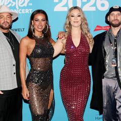 Die Band ATC vor der blauen Fotowand bei der ZDF Sylvester Show