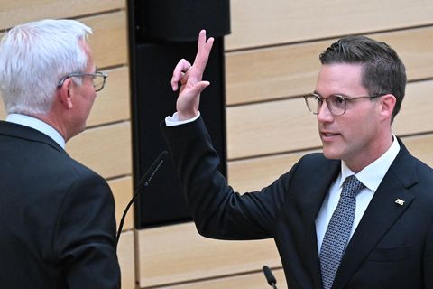 Hagel ist erst seit ein paar Tagen Minister. (Archivbild) Foto: Bernd Weißbrod/dpa
