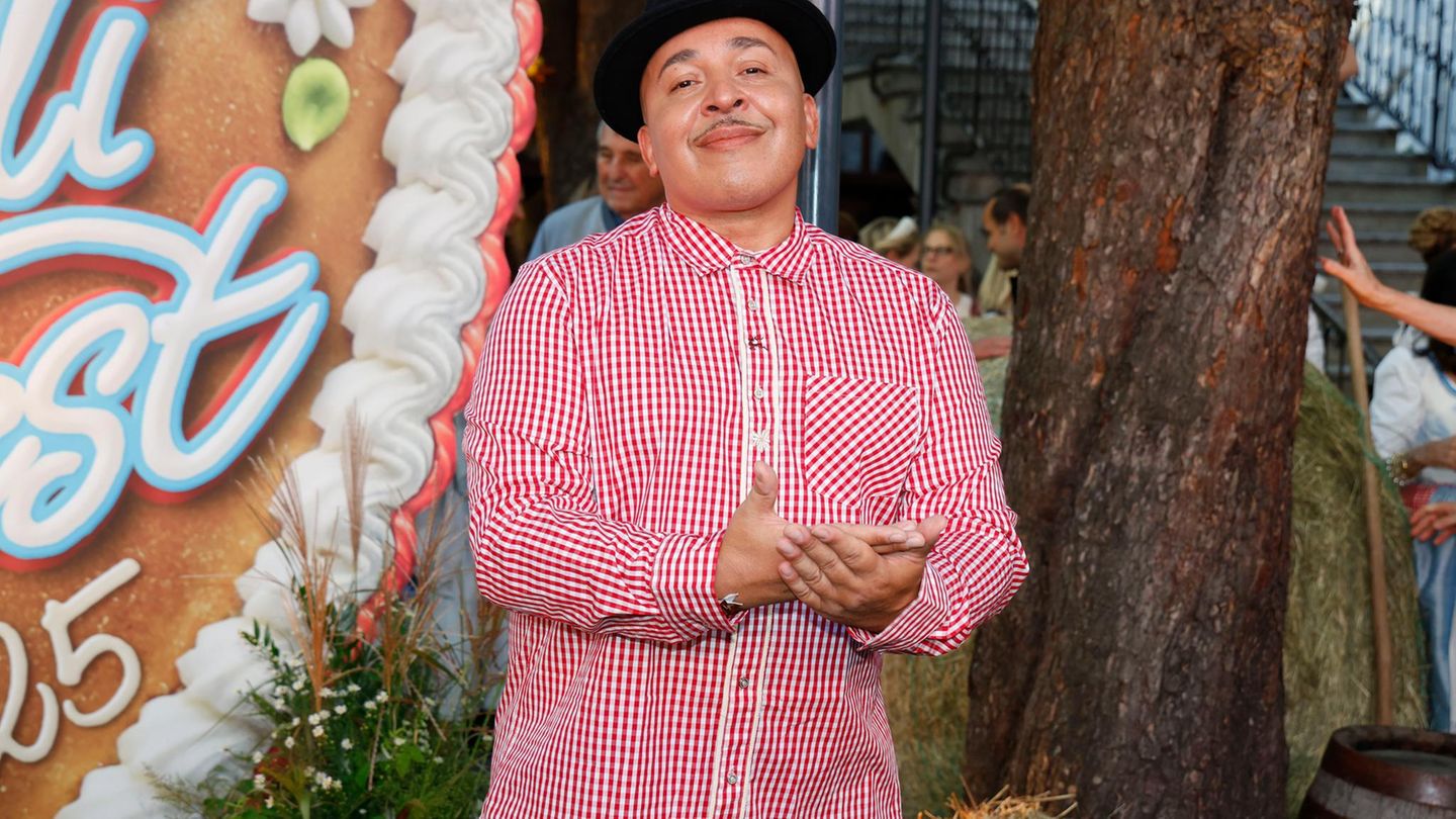 Lou Bega bei der Ankunft zur ProSieben TV Show 'HeidiFest by Heidi Klum' im Hofbräuhaus München