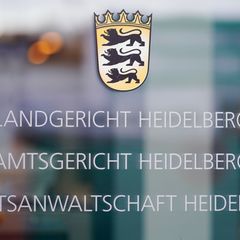 Vier Jugendliche haben im Rhein-Neckar-Kreis einen 27-Jährigen zum Konsum einer tödlichen Alkoholmenge veranlasst. (Symbolbild)