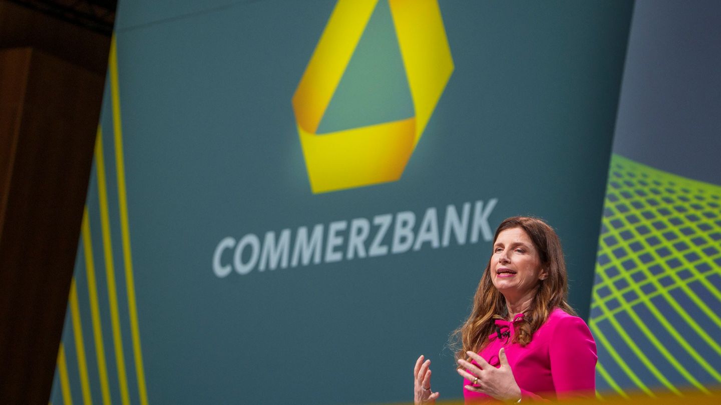 Kämpft um die Eigenständigkeit der Commerzbank: Konzernchefin Bettina Orlopp. Foto: Andreas Arnold/dpa