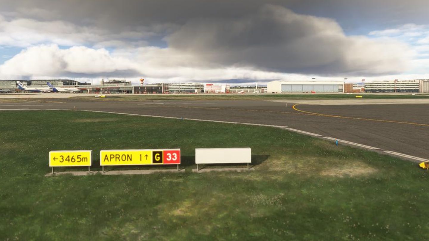 Das Bild zeigt ein Schild mit der Bezeichnung Apron auf einem Flughafen