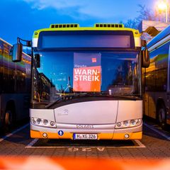 Im kommunalen Nahverkehr kommt es erneut zum Warnstreik. (Archivbild) Foto: Moritz Frankenberg/dpa