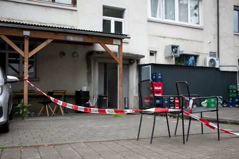 Das Opfer wurde schwer verletzt in ein Krankenhaus gebracht. Foto: Jose Villacreses/swd-medien/dpa