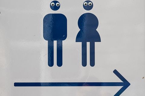 In vielen Schulen sind die Toiletten verschmutzt, beschädigt und unhygienisch - was viele Kinder davon abhält, sie zu benutzen.