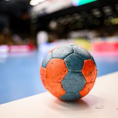 Lasse Ohl vom Handball-Zweitligisten TV Hüttenberg fällt nach einem schweren Autounfall aus. (Archivbild) Foto: Tom Weller/dpa