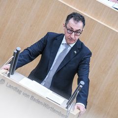 Özdemir hielt seine erste große Rede vor dem Parlament. Foto: Jason Tschepljakow/dpa