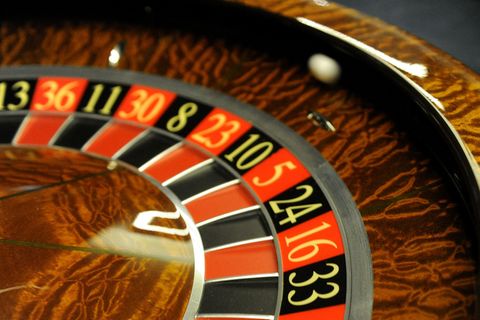 Der Verkauf der Spielbanken in Schleswig-Holstein ist europaweit ausgeschrieben. (Archivbild) Foto: Carsten Rehder/dpa