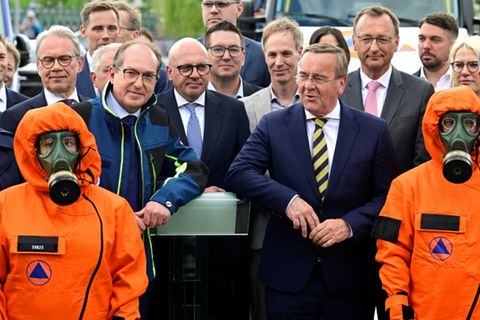 Minister Dobrindt und Pistorius
