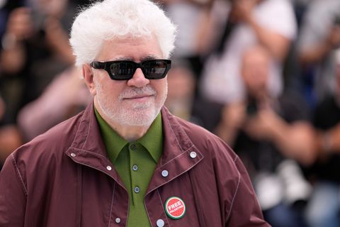 Pedro Almodóvar zeigt in Cannes seinen neuen Film "Bitter Christmas". Foto: John Locher/Invision/AP/dpa