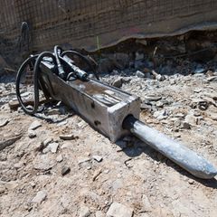 Die Koalition aus CDU, BSW und SPD will keine neuen Straßenausbaubeiträge einführen. (Symbolbild) Foto: Arne Immanuel Bänsch/dpa