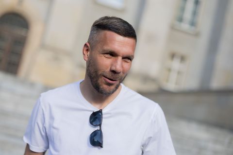 Der ehemalige Fußball-Nationalspieler Lukas Podolski kann den Verein Gornik Zabrze übernommen. (Foto aktuell) Foto: Rolf Vennenb