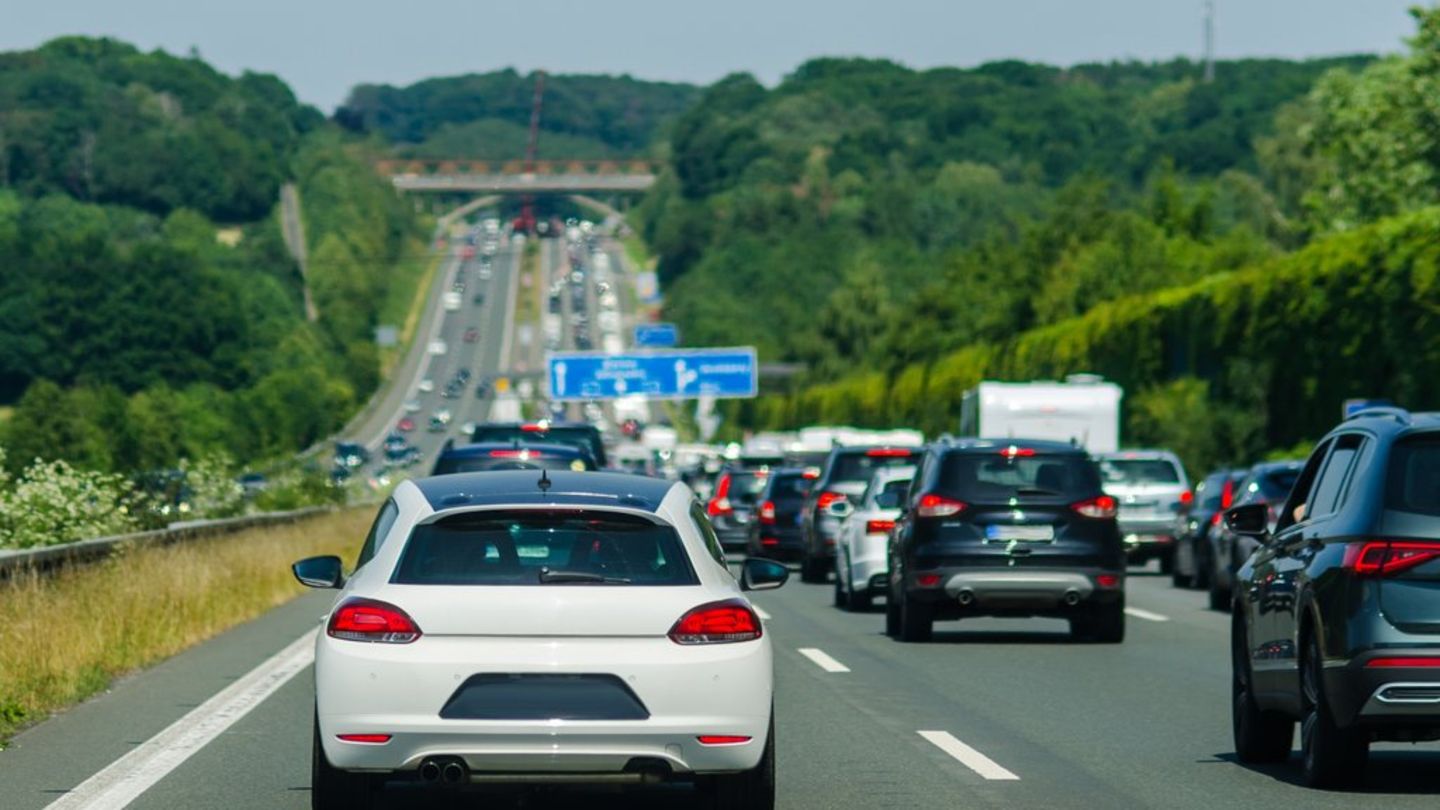 Am Pfingstwochenende kann es auf vielen Autobahnen zu Staus und Behinderungen kommen.