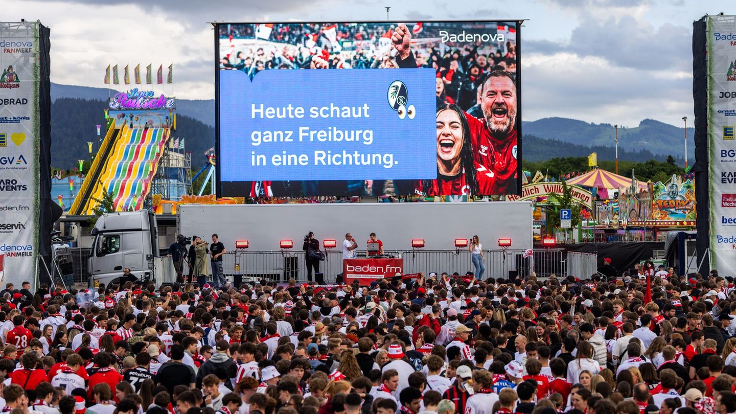 Finale auf großer Leinwand: In Freiburg verfolgen Tausende das Europa-League-Spiel ihres Clubs. Foto: Philipp von Ditfurth/dpa