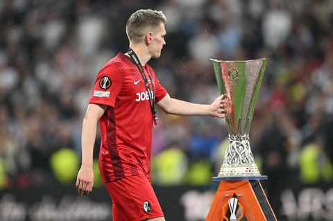 Zwei Spieler des SC Freiburg im Finale der Europa League gegen Aston Villa