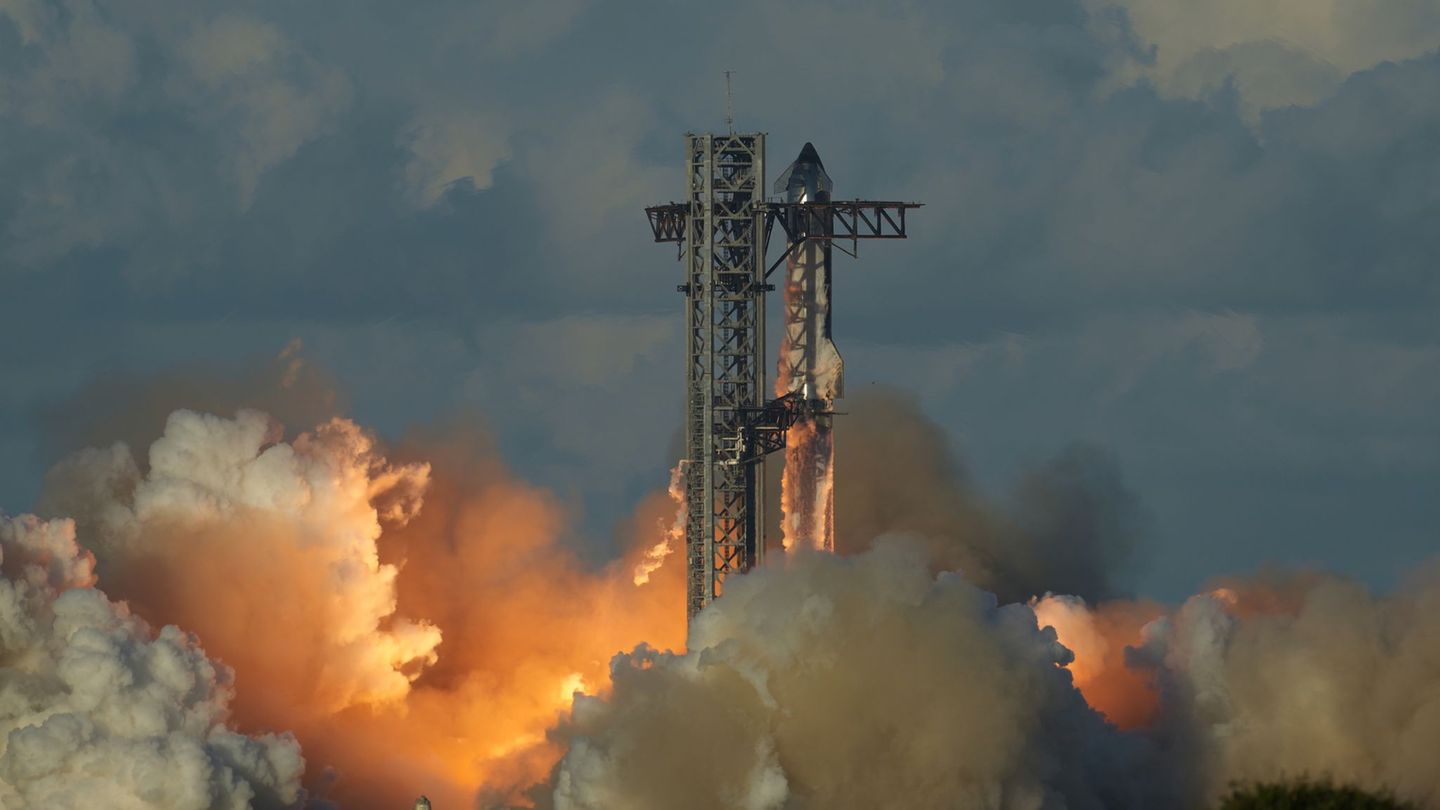 Über einen Börsengang von SpaceX wird schon lange spekuliert. (Archivbild) Foto: Eric Gay/AP/dpa