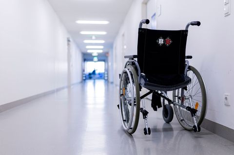 Eine Rehaklinik hatte die blinde Patientin abgelehnt. (Symbolbild) Foto: Michael Matthey/dpa
