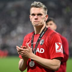Matthias Ginter war heftig enttäuscht nach der Finalniederlage. Fährt er nun noch zur WM? Foto: Robert Michael/dpa