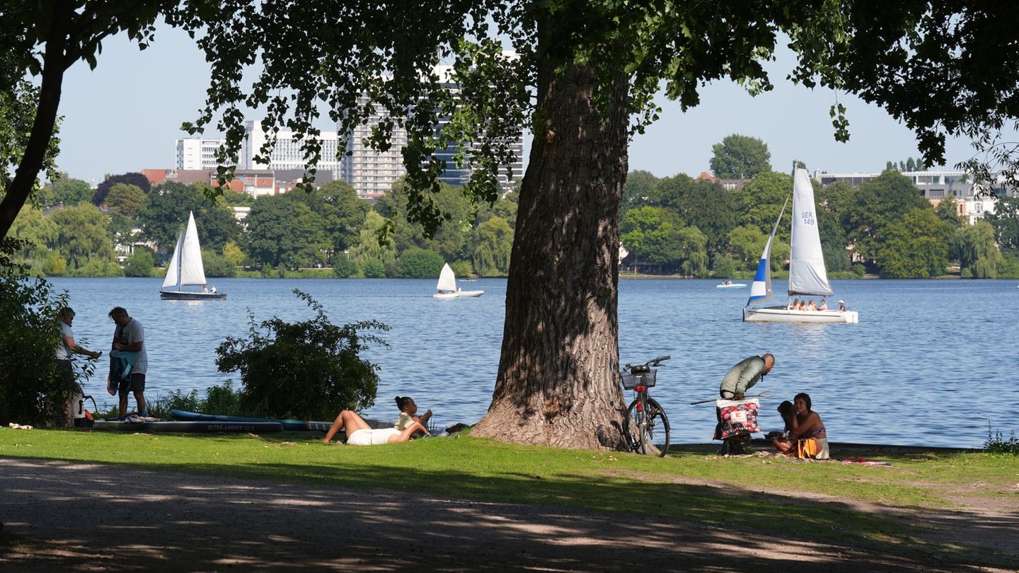 Am Pfingstwochenende können sich die Menschen im Norden auf sommerliche Temperaturen freuen. (Symbolbild) Foto: Marcus Brandt/dp