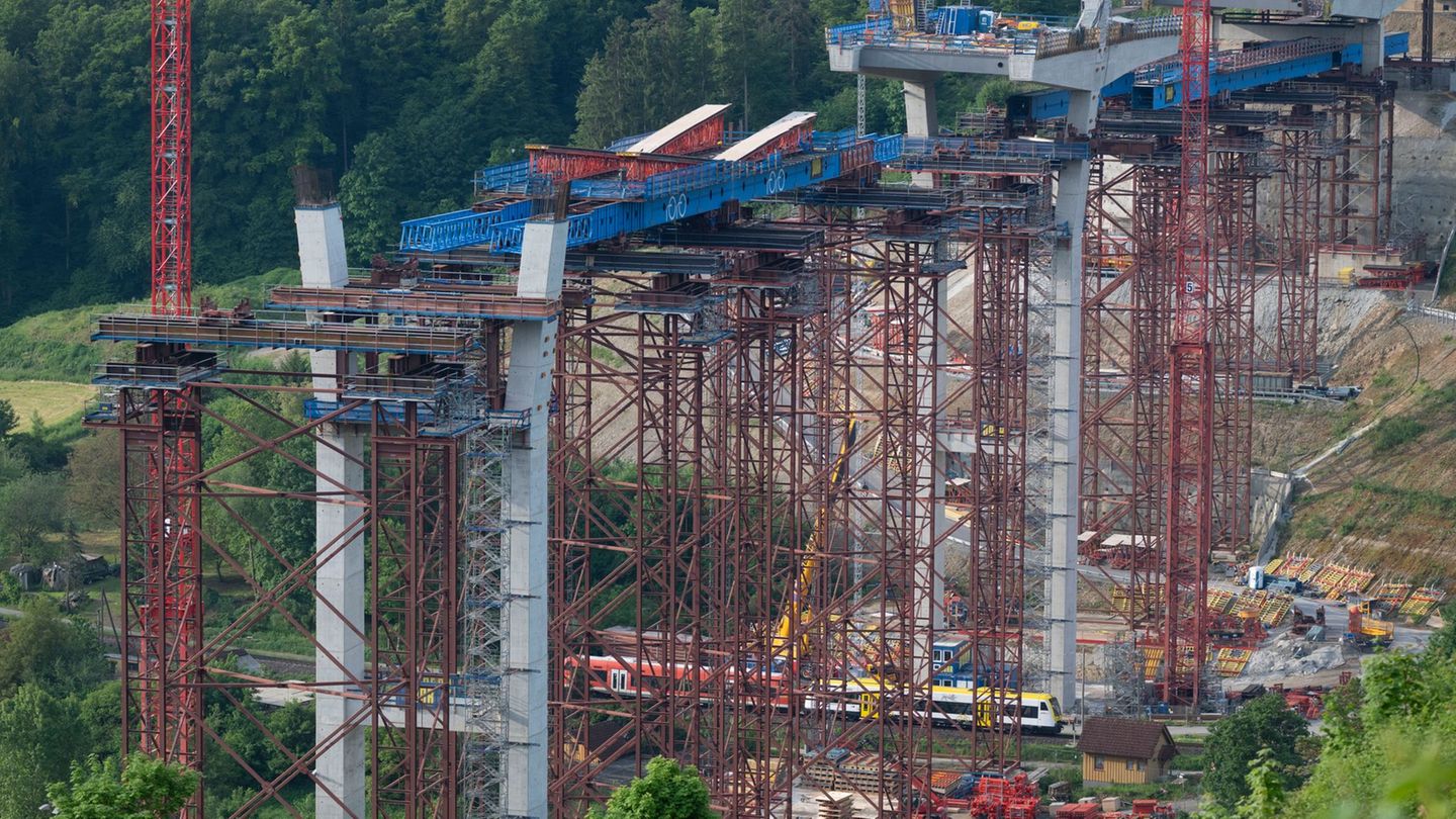 Rund ein Jahr nach dem tödlichen Gondelabsturz an einer Brückenbaustelle in Horb hat die Staatsanwaltschaft die Ermittlungen abg