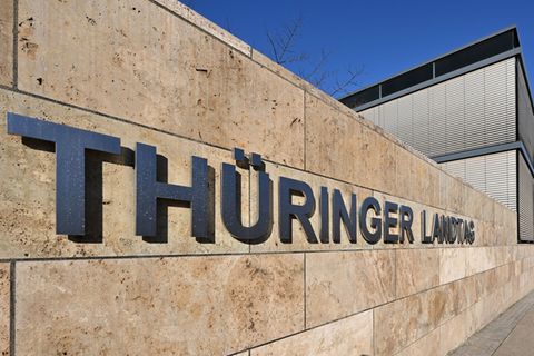 Im Thüringer Landtag ist ein Linke-Vorstoß zur Schaffung einer Arbeitskammer nicht in den Ausschuss überwiesen worden. (Symbolbi