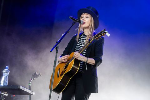 Sängerin Suzanne Vega war als Sprecherin der Oper "Einstein on the Beach" von Philip Glass bei den Dresdner Musikfestspielen bet