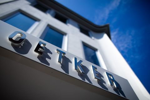 Die Oetker-Gruppe mit Sitz in Bielefeld hat Geschäftszahlen für das Jahr 2025 vorgelegt. (Archivbild) Foto: Rolf Vennenbernd/dpa