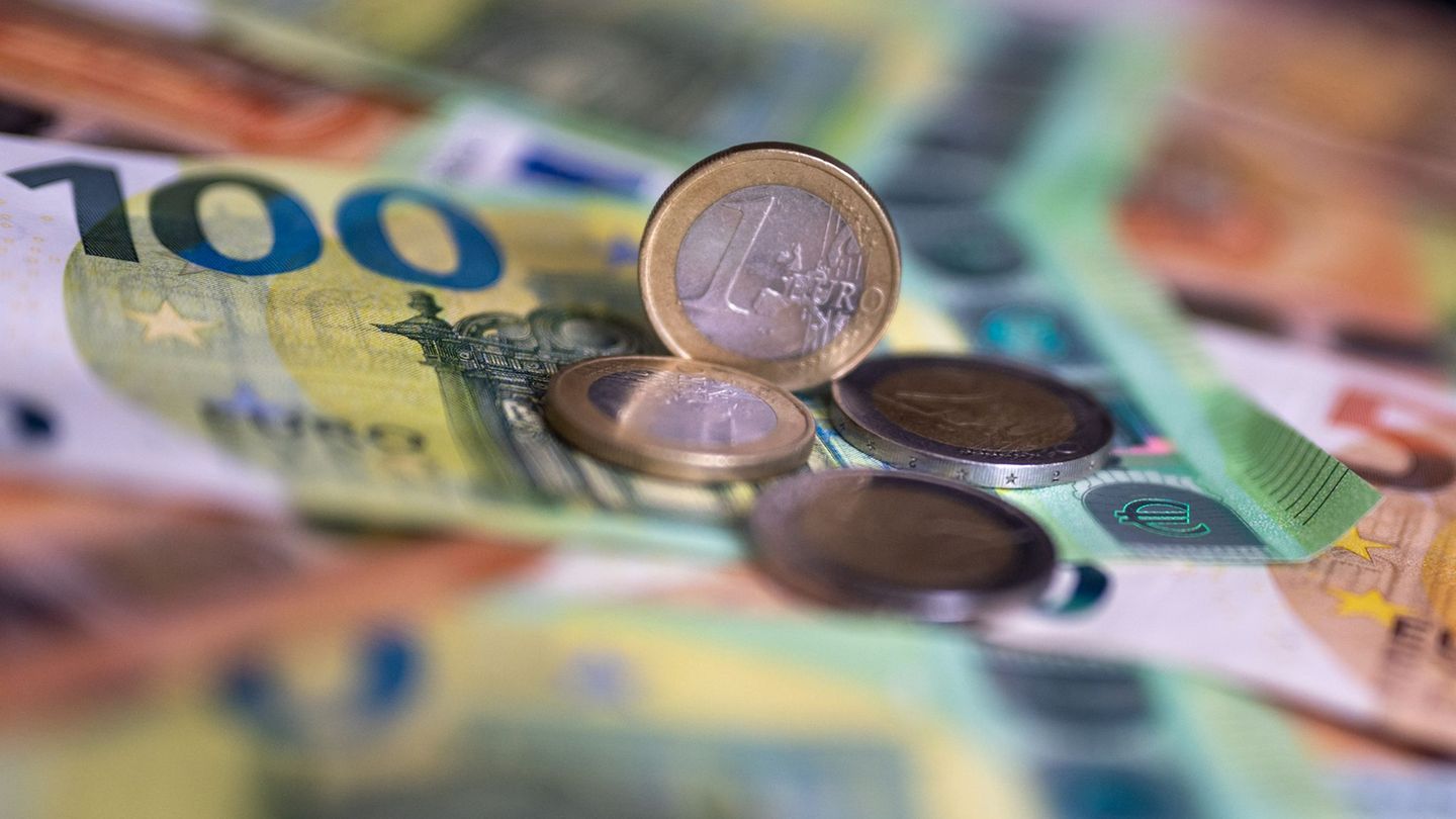 Thüringens Kommunen haben im vergangenen Jahr mehr Geld ausgegeben. (Symbolbild) Foto: Monika Skolimowska/dpa