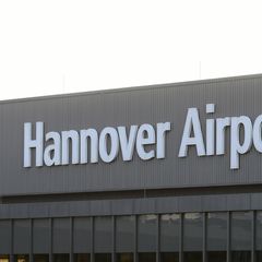 Am Flughafen Hannover wurde direkt neben der Nordbahn eine Granate aus dem Zweiten Weltkrieg entdeckt. (Symbolbild) Foto: Holger